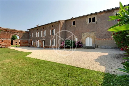 Chateau - 2Ha - Pool - Outbuildings - Stables