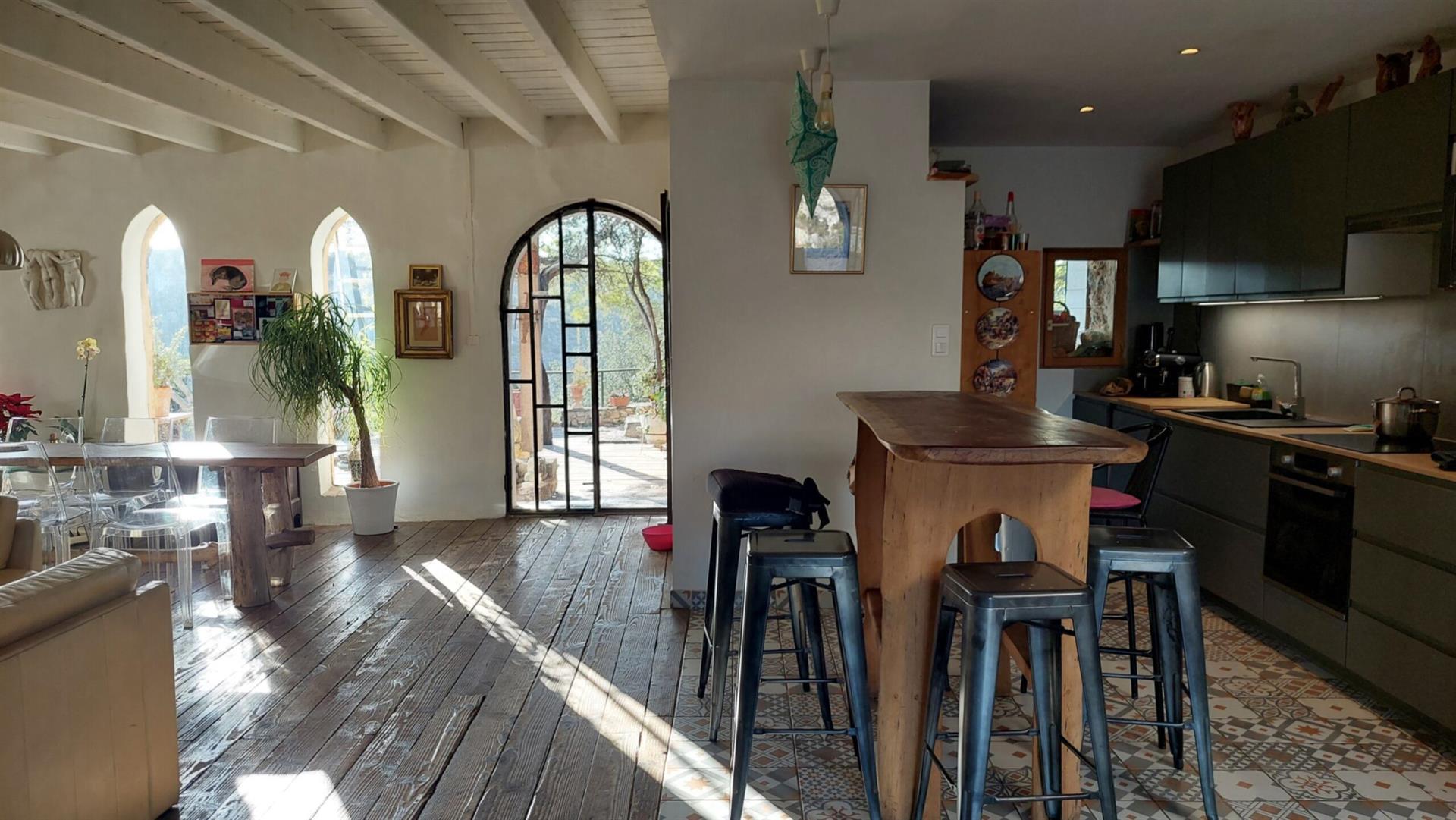 Leucate nearby, exceptional house with sea and scrubland views