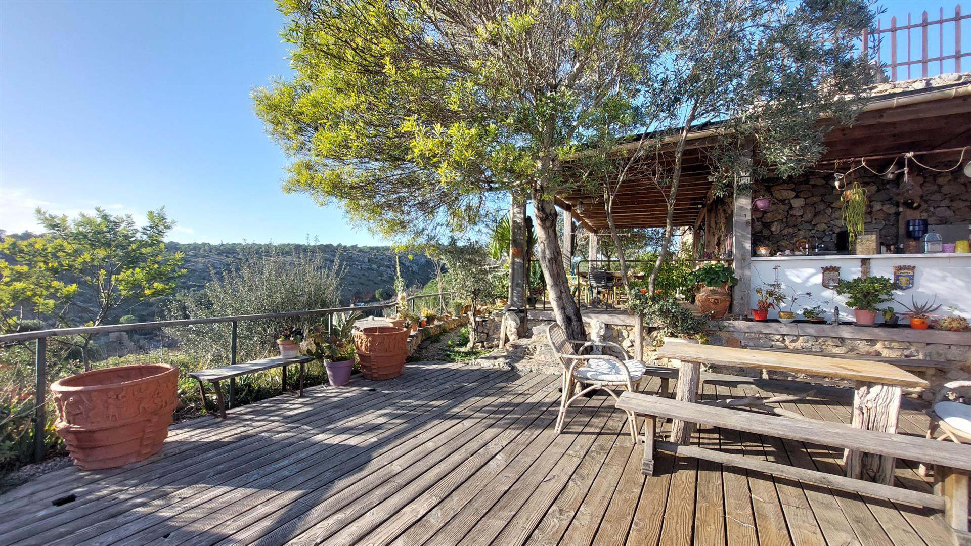 Leucate nearby, exceptional house with sea and scrubland views