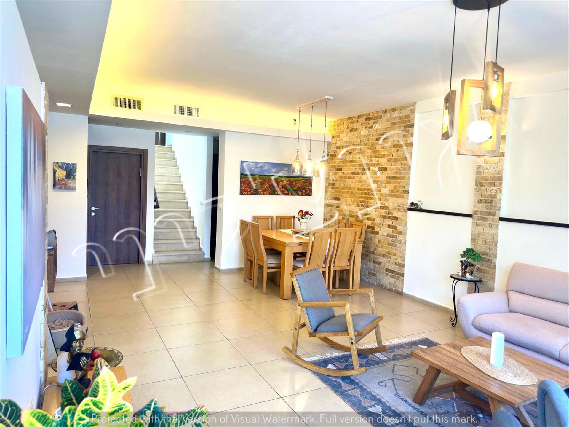 Charming and beautiful Semi-detached house