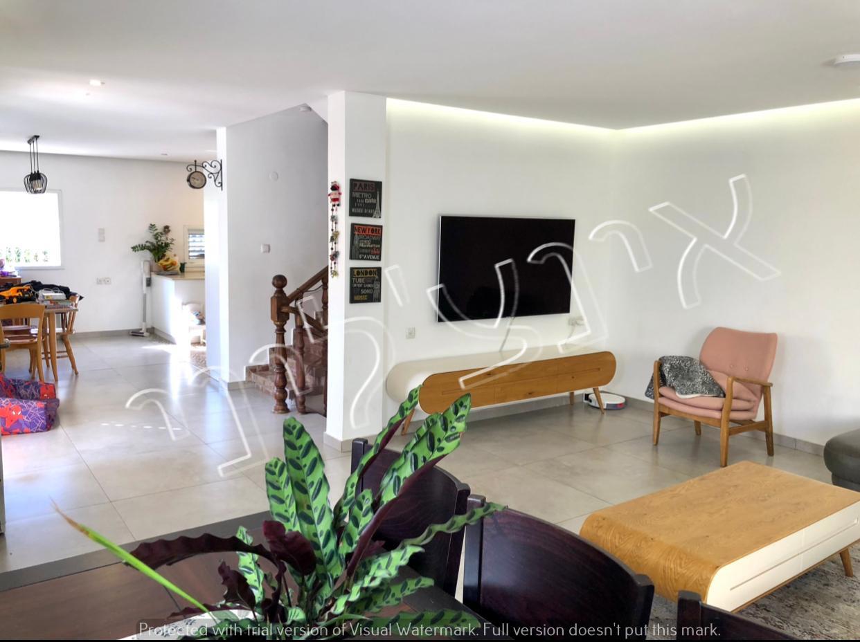 In Herzliya,A beautiful and unique corner cottage.