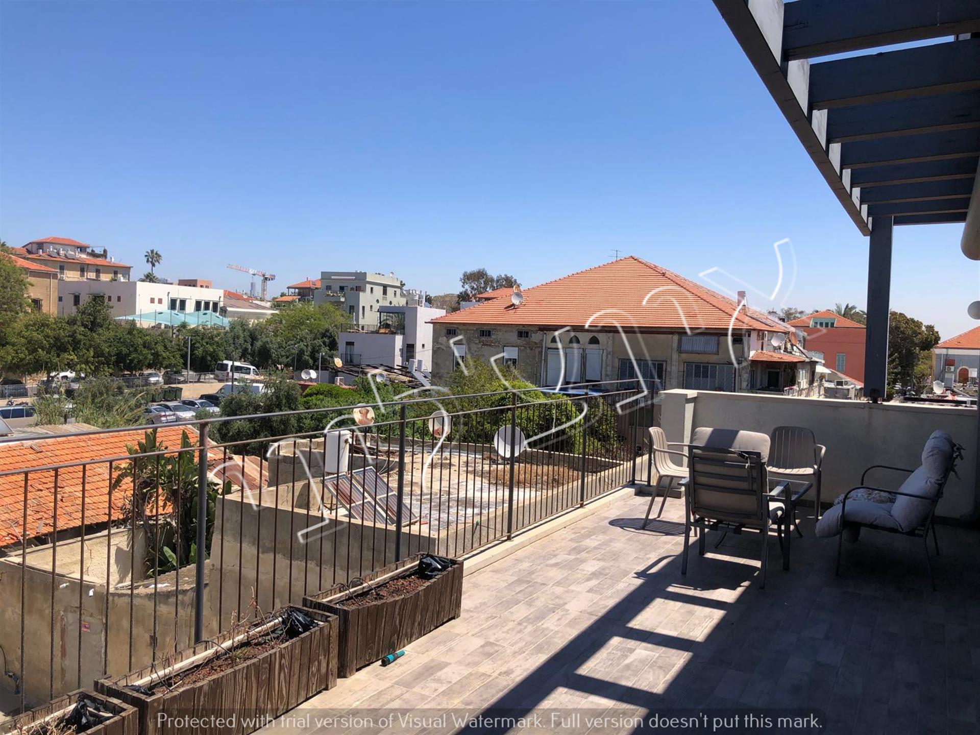 In Jaffa,New building (5 years old) for sale.