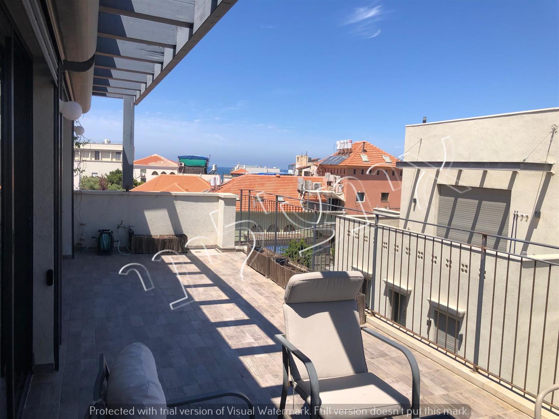 In Jaffa,New building (5 years old) for sale.