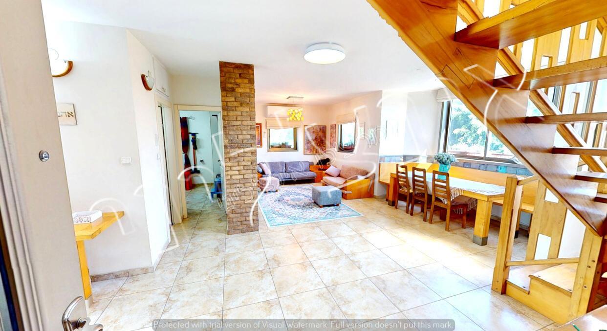 In Rosh HaAyin,a rustic-style duplex