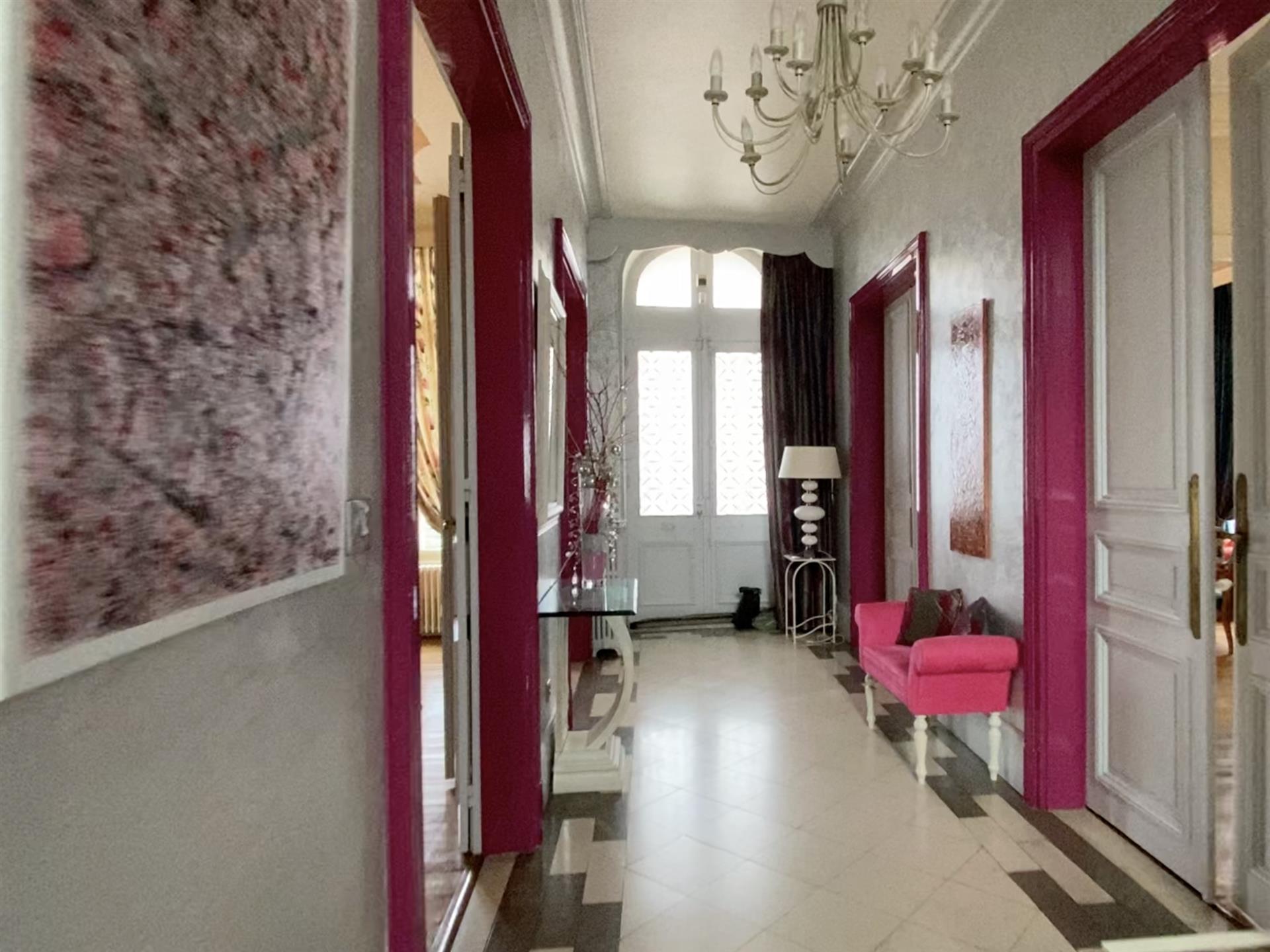 Fairytale House With Tower In The Heart Of Downtown Néris-Les-Bains