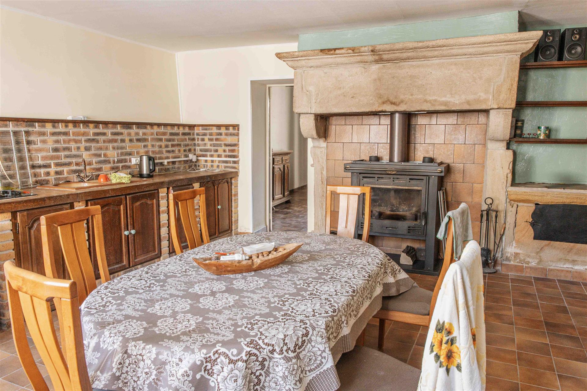 Casă de sat atractivă renovată