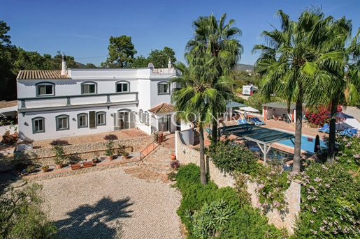 Moncarapacho – Fuseta – Traditional country house with pool.