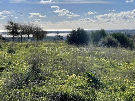 Santo Estevao – Tavira: Plot for construction of a detached villa with swimming pool and sea view.