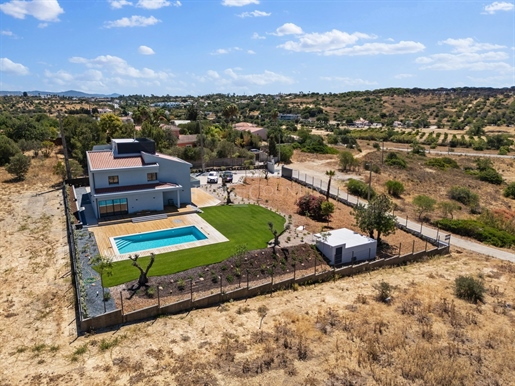 Villa de luxe de 6 chambres près de Vale do Lobo avec piscine, vue mer et jardin