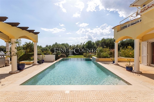 Santa Rita, Vila nova de Cacela. Elegant 4-bedroom villa with pool on beautiful plot