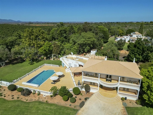 Lagoa / Carvoeiro – Spacieuse villa de 4 + 1 chambres avec piscine sur grand terrain privé