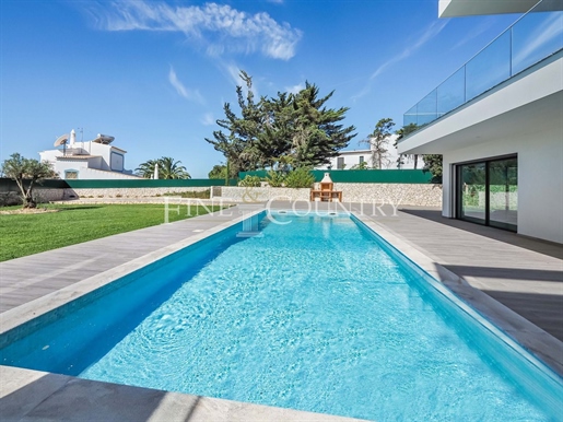 Ferragudo - Moradia moderna de 4 quartos com piscina, garagem ampla e vista mar