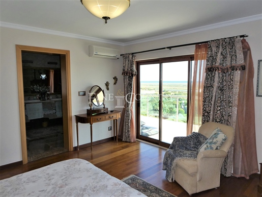 Beautiful 3-bedroom villa with stunning views towards the Ria Formosa.