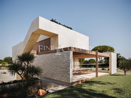 Vilamoura – Actuellement en construction Villa contemporaine de 6 chambres avec piscines