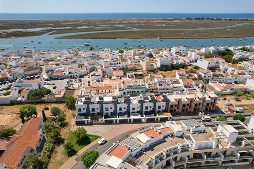 Santa Luzia, villa moderne de 3 chambres reliées avec piscine et terrasse sur le toit