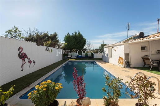 Vila Nova de Cacela, propriété avec une maison principale, une annexe, une piscine et un superbe ja