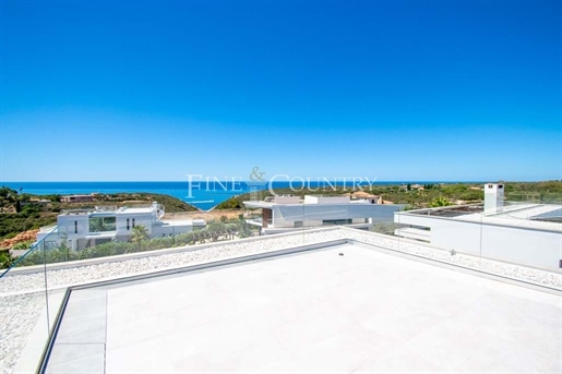 Carvoeiro - Villa contemporaine de 4 chambres avec piscine et vue sur la mer