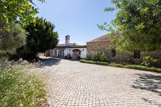 Santo Estevao Tavira, gorgeous estate with main house, annex and pool on a wonderful tranquil plot.