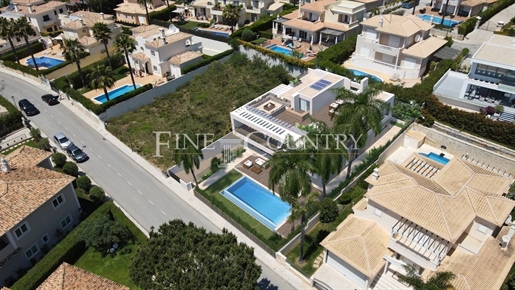 Varandas do Lago - Luxury contemporary 5-bedroom villa with high quality finishes in the golden tria