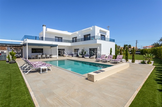 Castro Marim, Altura, contemporary 3-bedroom villa with swimming pool, garage, and landscaped garden