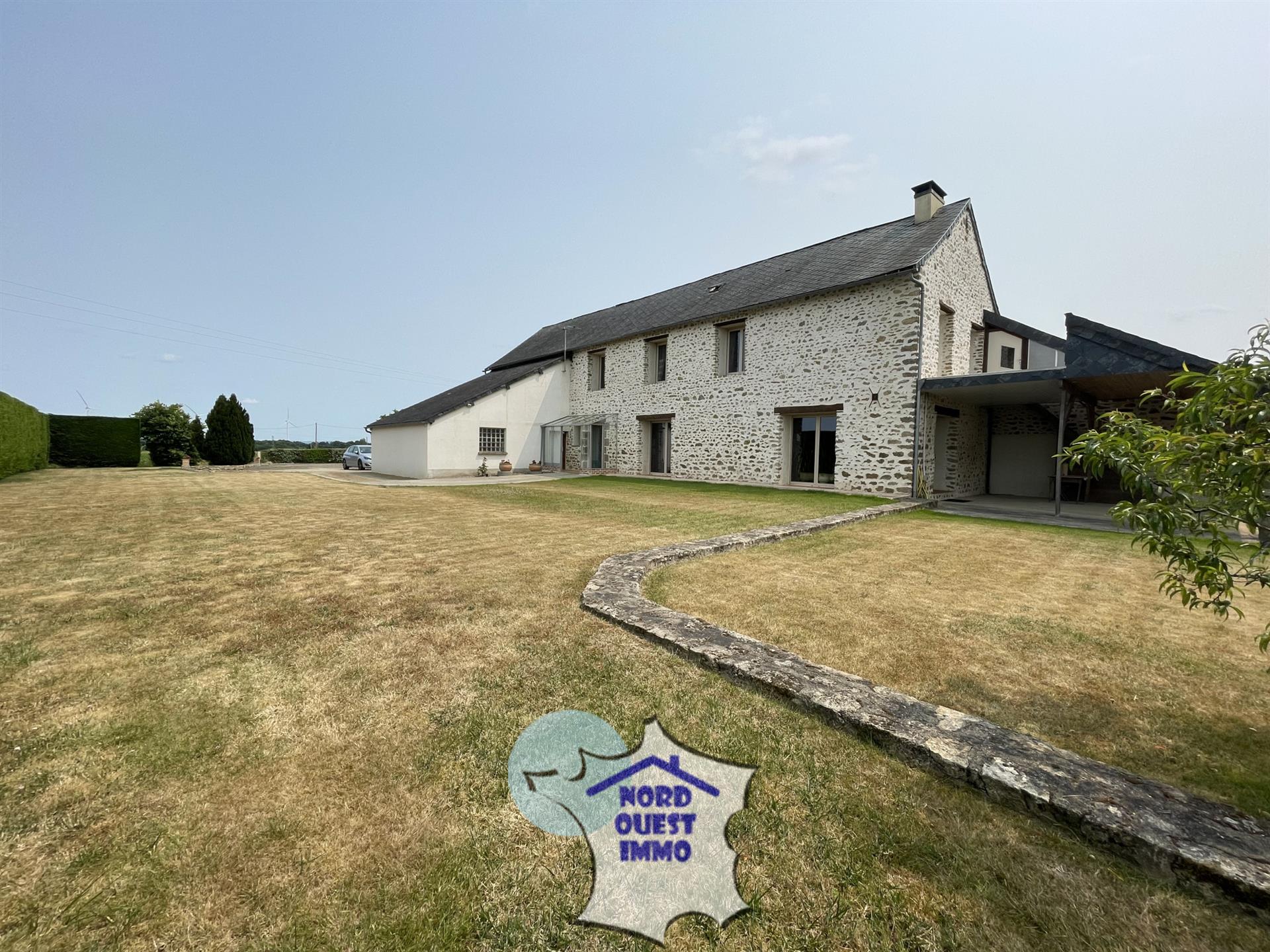Property axis Mayenne-Laval