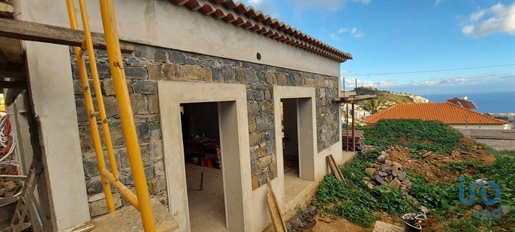 Home / Villa with 3 Rooms in Madeira with 312,00 m²