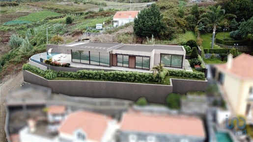 House with 3 Rooms in Madeira with 340,00 m²