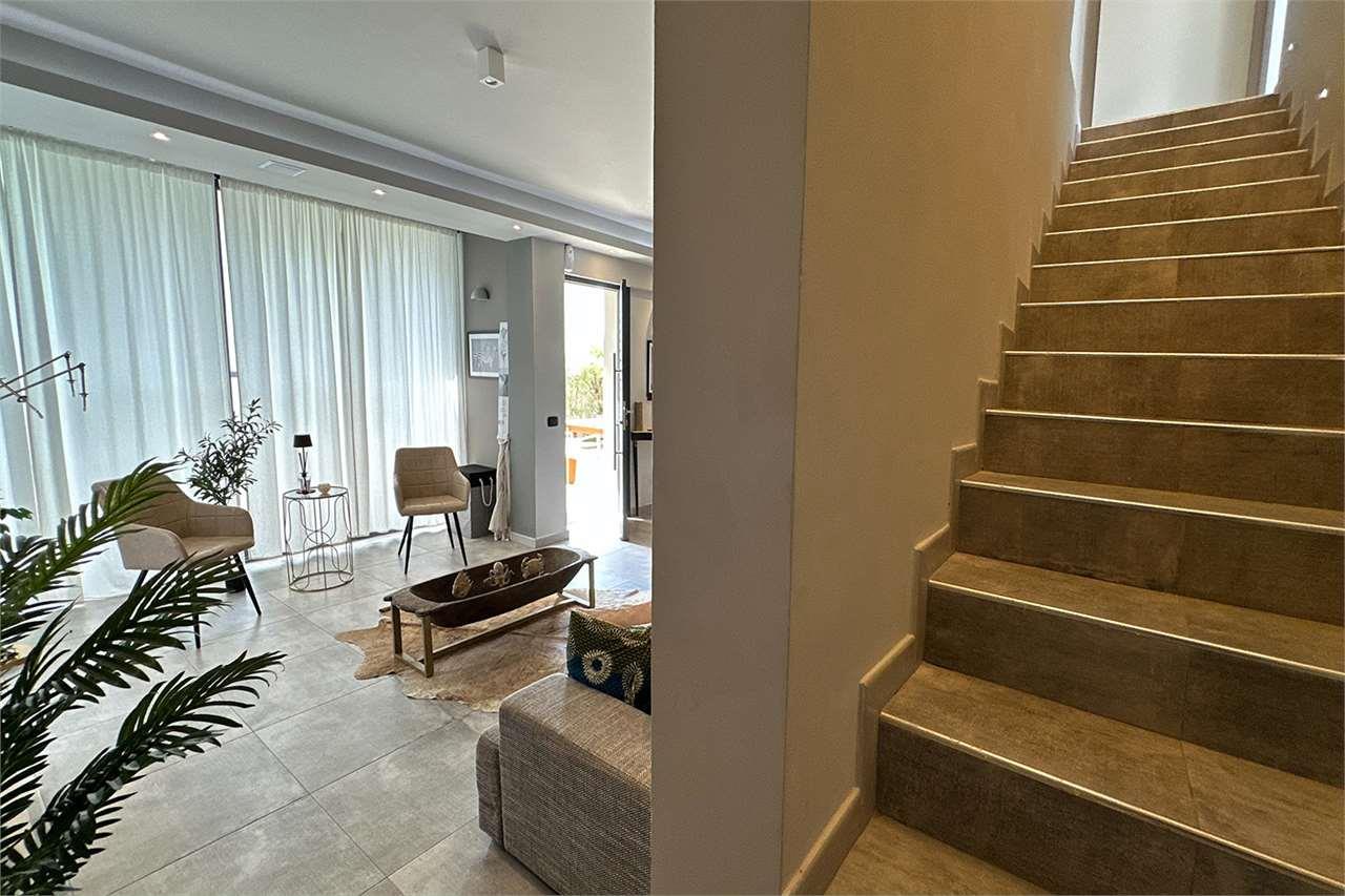 Villa with private pool and large outdoor patio