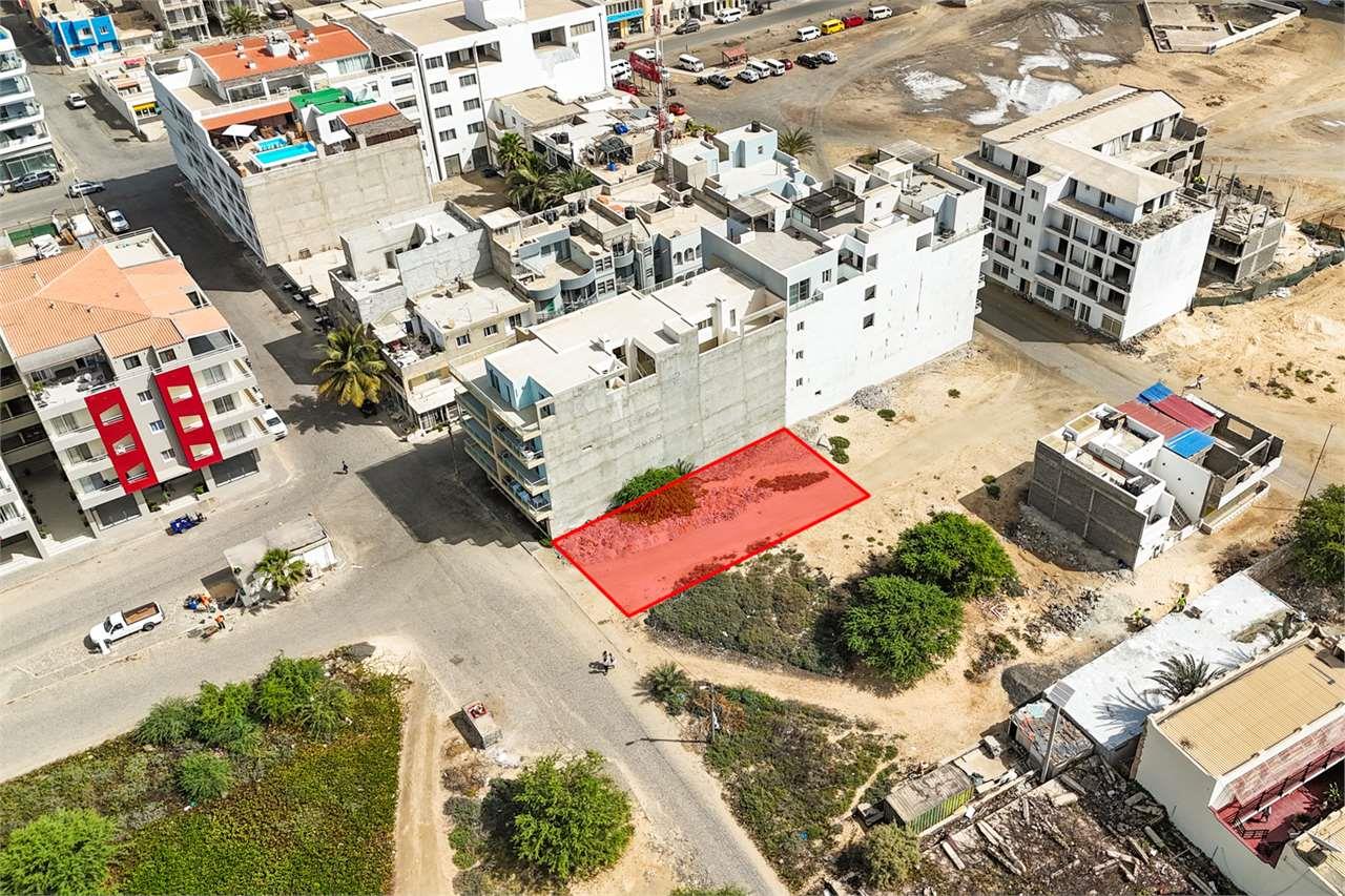 Building land in Estoril