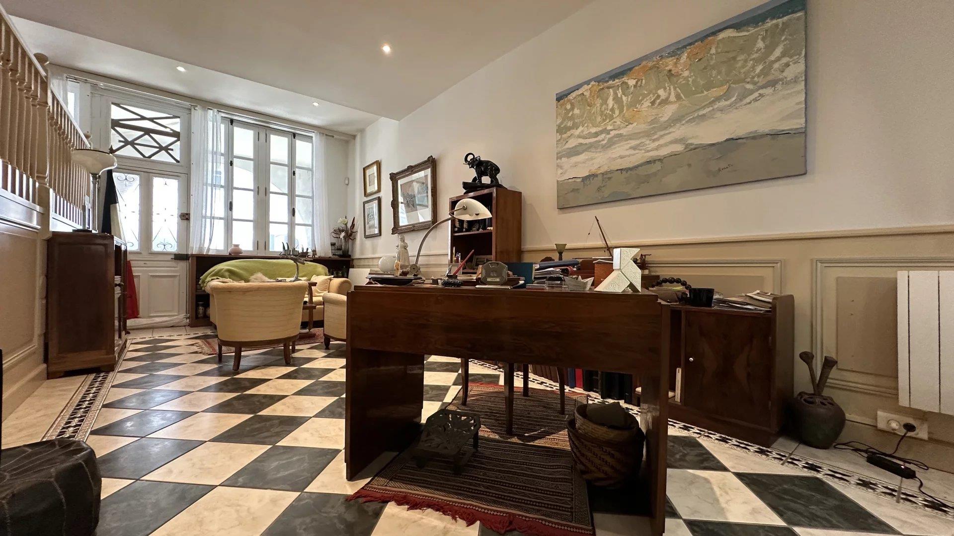 Atypical Apartment In La Rochelle