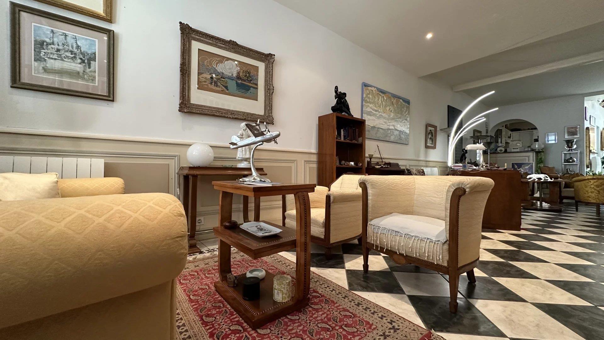 Atypical Apartment In La Rochelle
