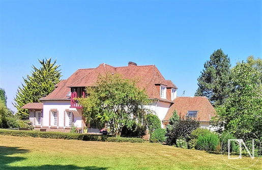 Character property between St Saens and Neufchatel En Bray, Seine Maritime (76), for sale.