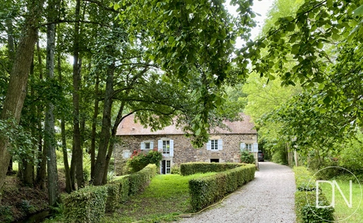 Character property with outbuilding, on 1.4 ha of park, 15 km from Argentan, Orne (61), for sale