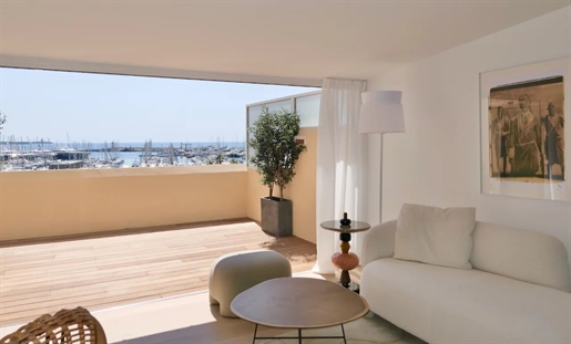 Apartment for sale in Cannes, Old Port