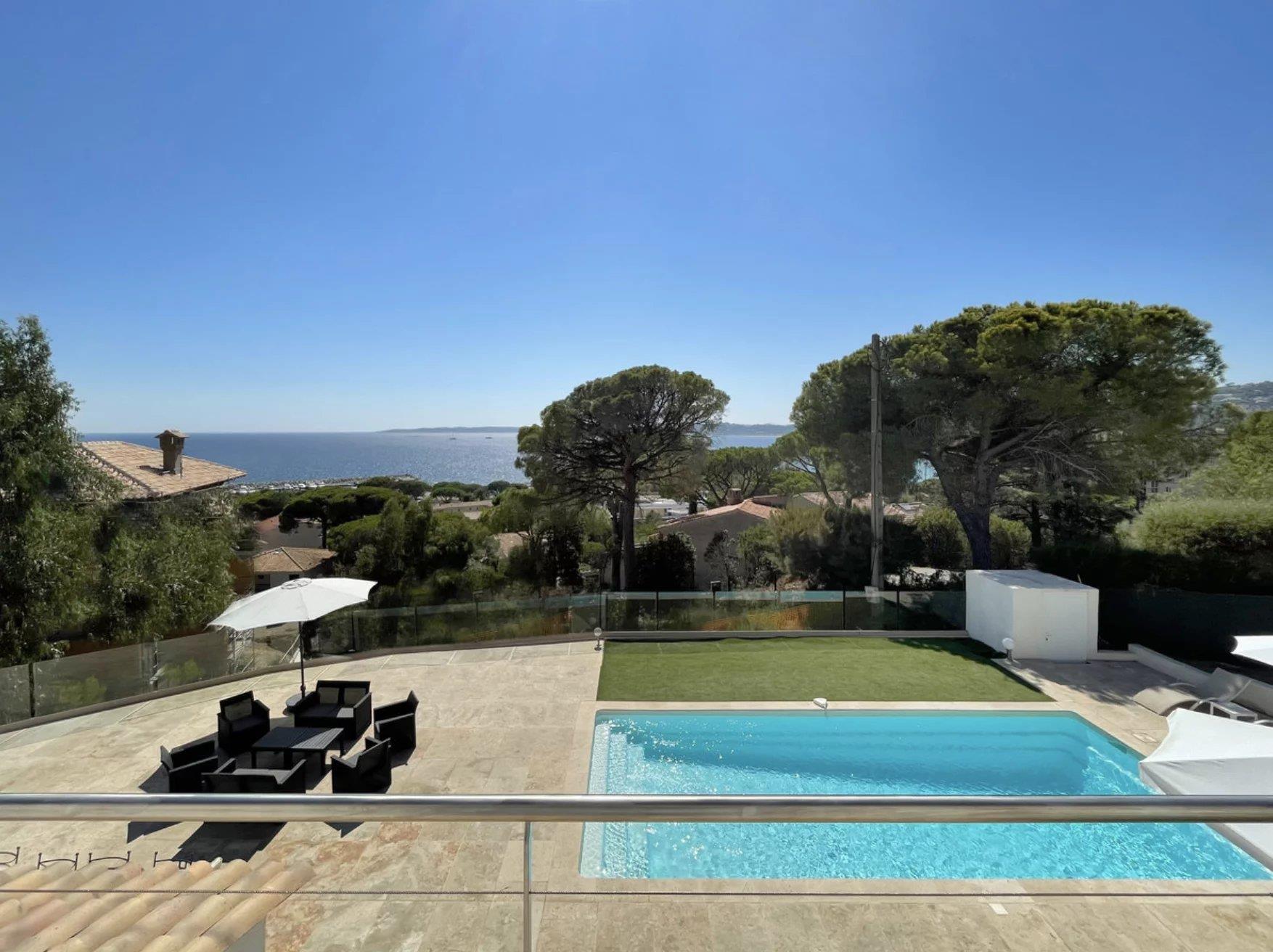 Villa for sale in les Issambres, with panoramic views