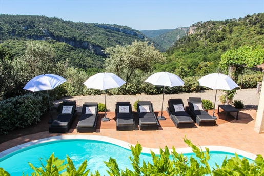 Villa with Panoramic views for Sale in Châteaudouble