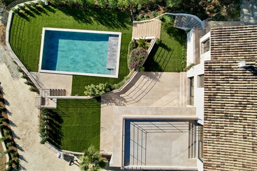 Luxury villa for sale by St Paul de Vence, with panoramic views