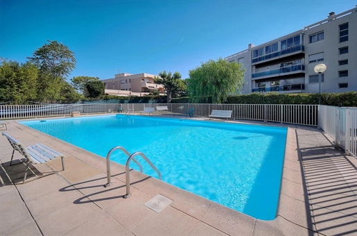 Apartment for sale in Cagnes-sur-mer, beach