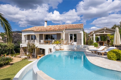 A vendre villa, Les Issambres, vue mer et piscine