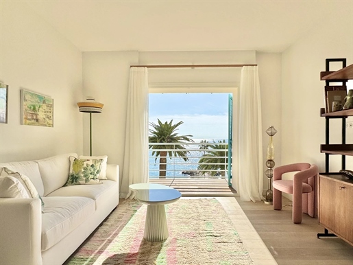 Seafront Apartment For Sale in Cannes