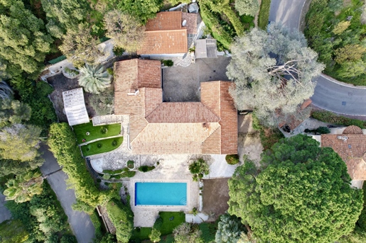 Villa for Sale In Cannes sea view