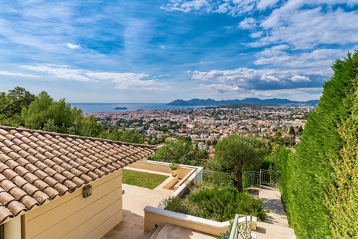 Villa zum Verkauf in Cannes mit Meerblick