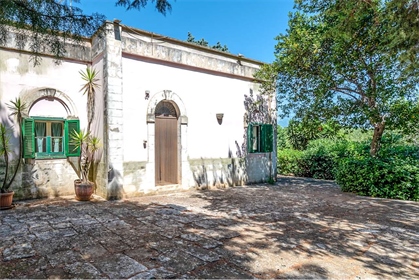 Landhaus zum Verkauf, 1 km von Carovigno