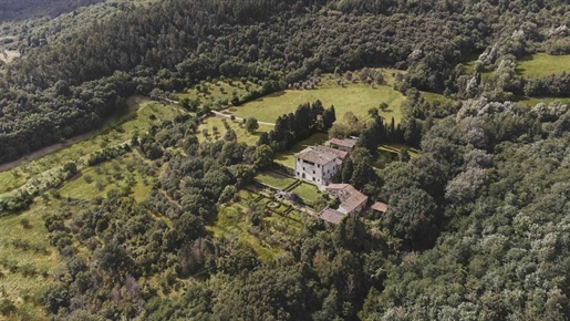 6 Bedrooms - Villa - For Sale - A9591ab049