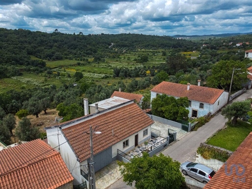 Traditional house with 2 Rooms in Santarém with 173,00 m²