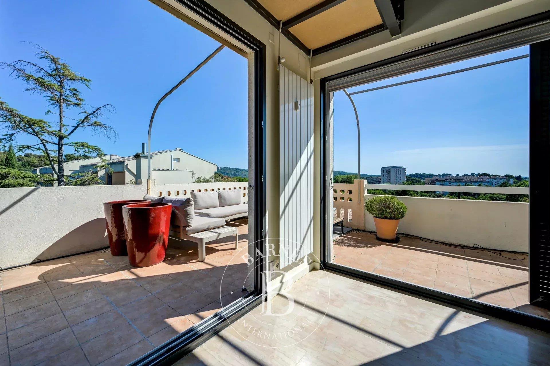 Aix La Torse – Top-Floor Duplex – Two Suites – 54 M² Terrace – Double Garage – Cellar
