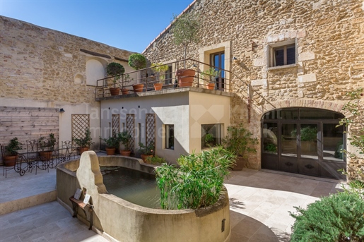 Old restored mill for sale near Pernes les Fontaines