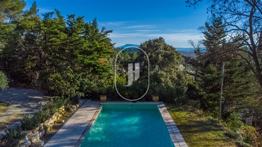 Distinguished house with pool and view, for sale, in Villeneuve