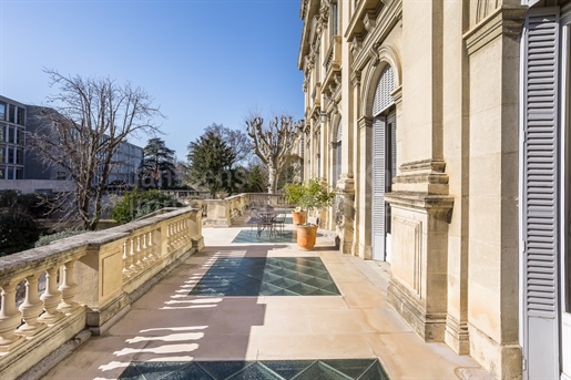 Magnifique appartement classé à vendre dans Avignon Intramuros
