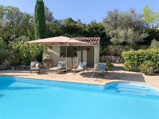 Provencal house with swimming pool, for sale near Avignon, in th
